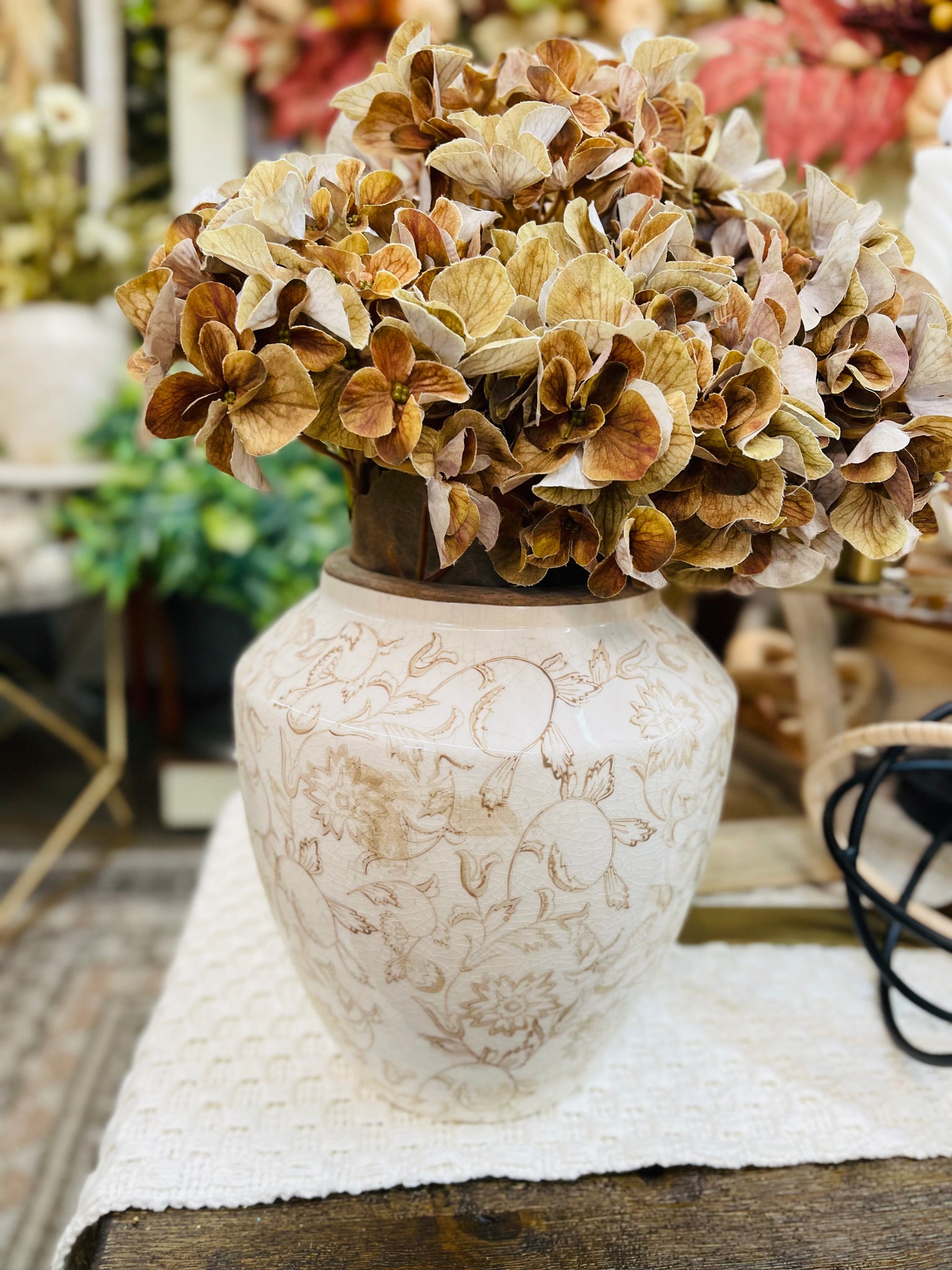 BEIGE HEIRLOOM WIDE VASE