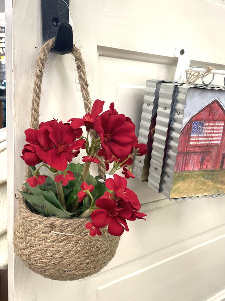 NATURAL WOVEN HANGING PLANTERS