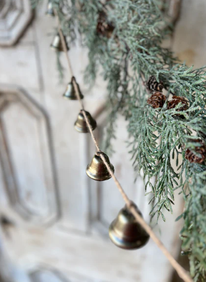 Crescendo Bell Garland