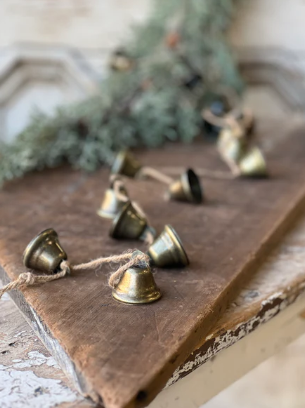 Crescendo Bell Garland